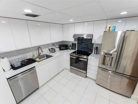 2nd image of 18151 NE 31st Ct APT 407
