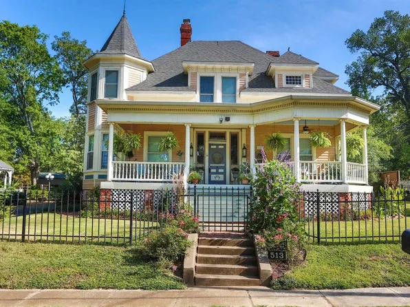 513 W Rusk St, Marshall, TX 75670