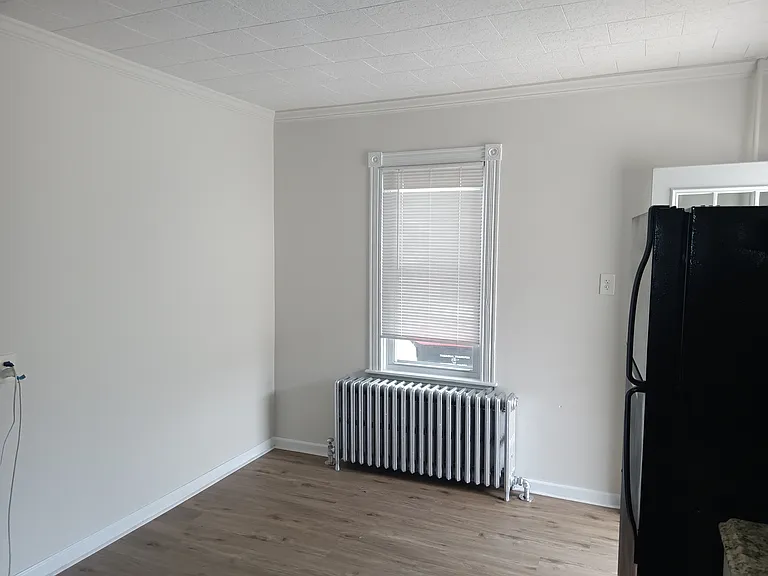 624 E Broad St — Photo 6