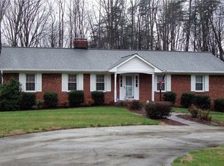 1080 Pine Knolls Rd, Kernersville, NC 27284