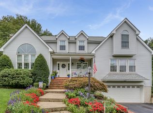10 Eagle Ct, Randolph, NJ 07869