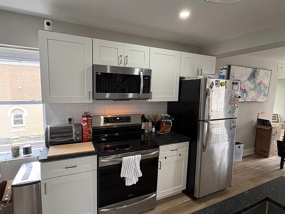 Building Photo - 5543 Ridge Ave #3
