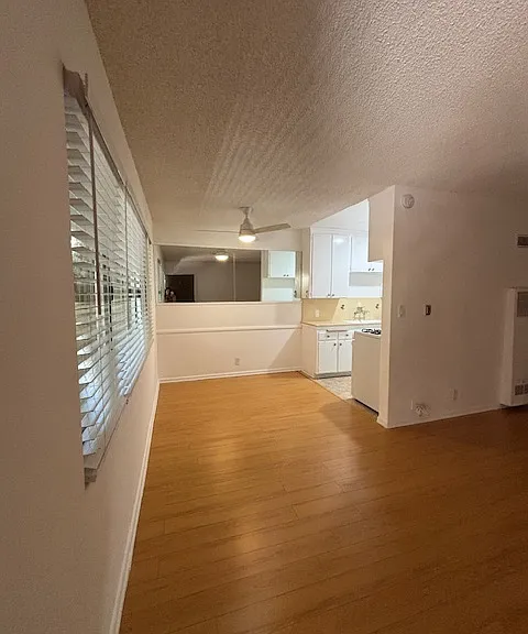 953 6th St #3 — Photo 2