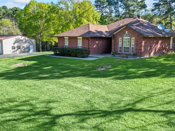 13 Westwood Dr, Huntsville, TX 77320