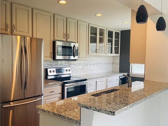 4th image of 3800 Rosemont Blvd APT 110C