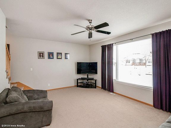 2nd image of 745 SE Carefree Ln