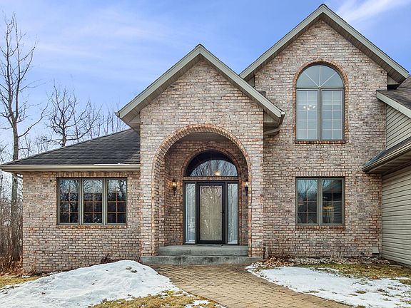 3rd image of 2822 Parkwood Ln