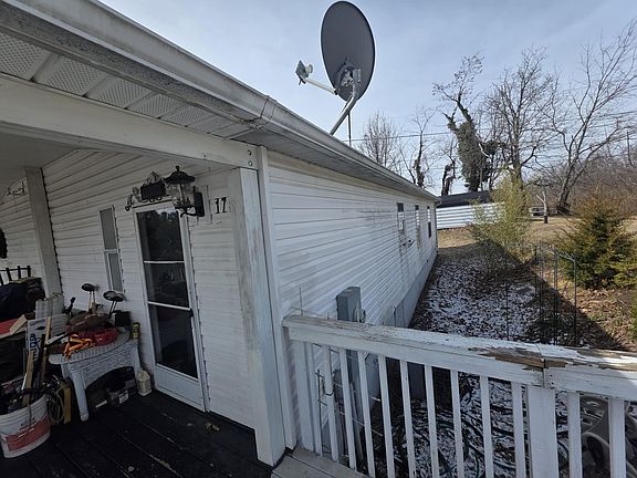 3rd image of 175 Jones St SE