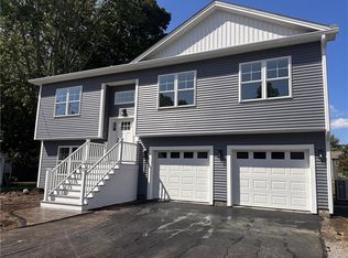 67 Kenway Ave, Warwick, RI 02889