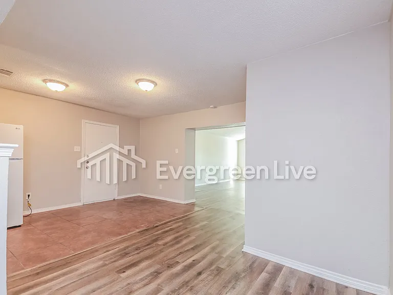 821 Quebec Dr — Photo 7