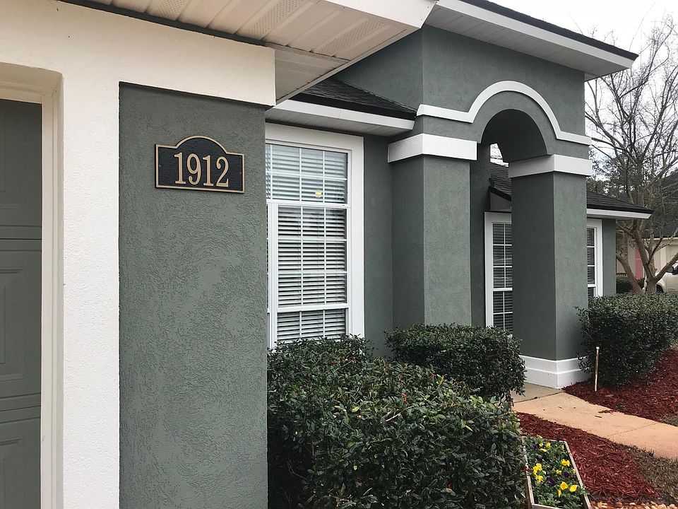 1912 Lake Forest Lane in Brookstone- off 220, close to all Fleming Island Shoppes and Fleming Island High School and Elementary.