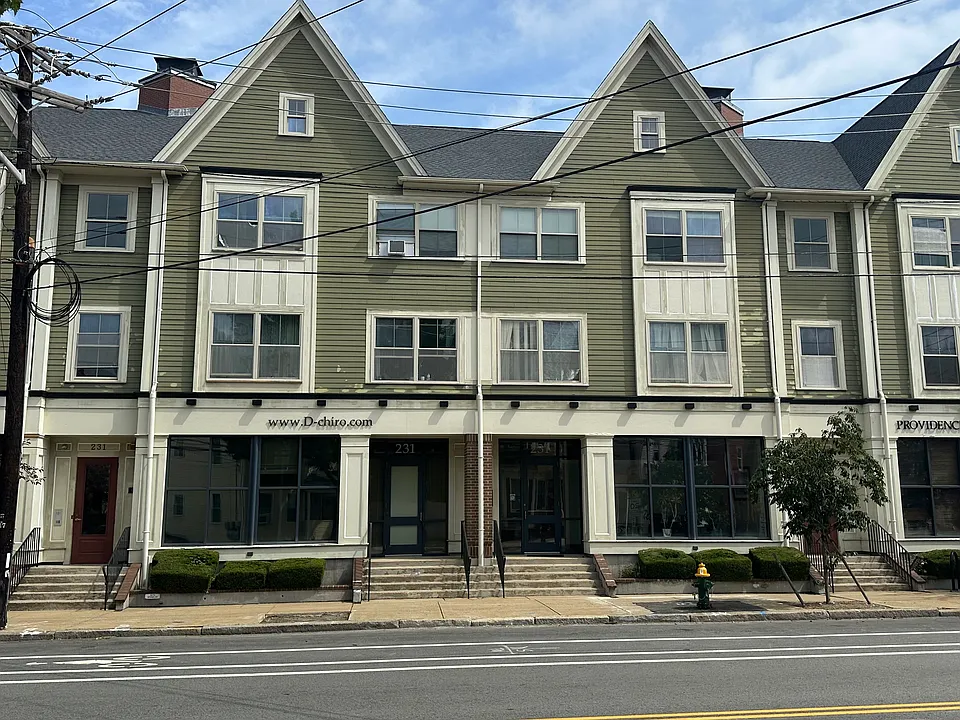 231 Douglas Ave #10