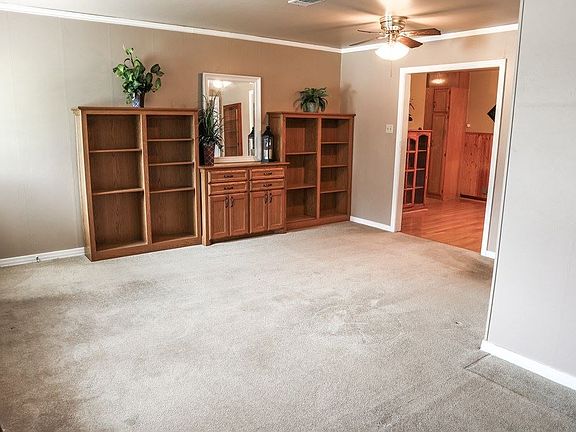 4th image of 604 Era Ave