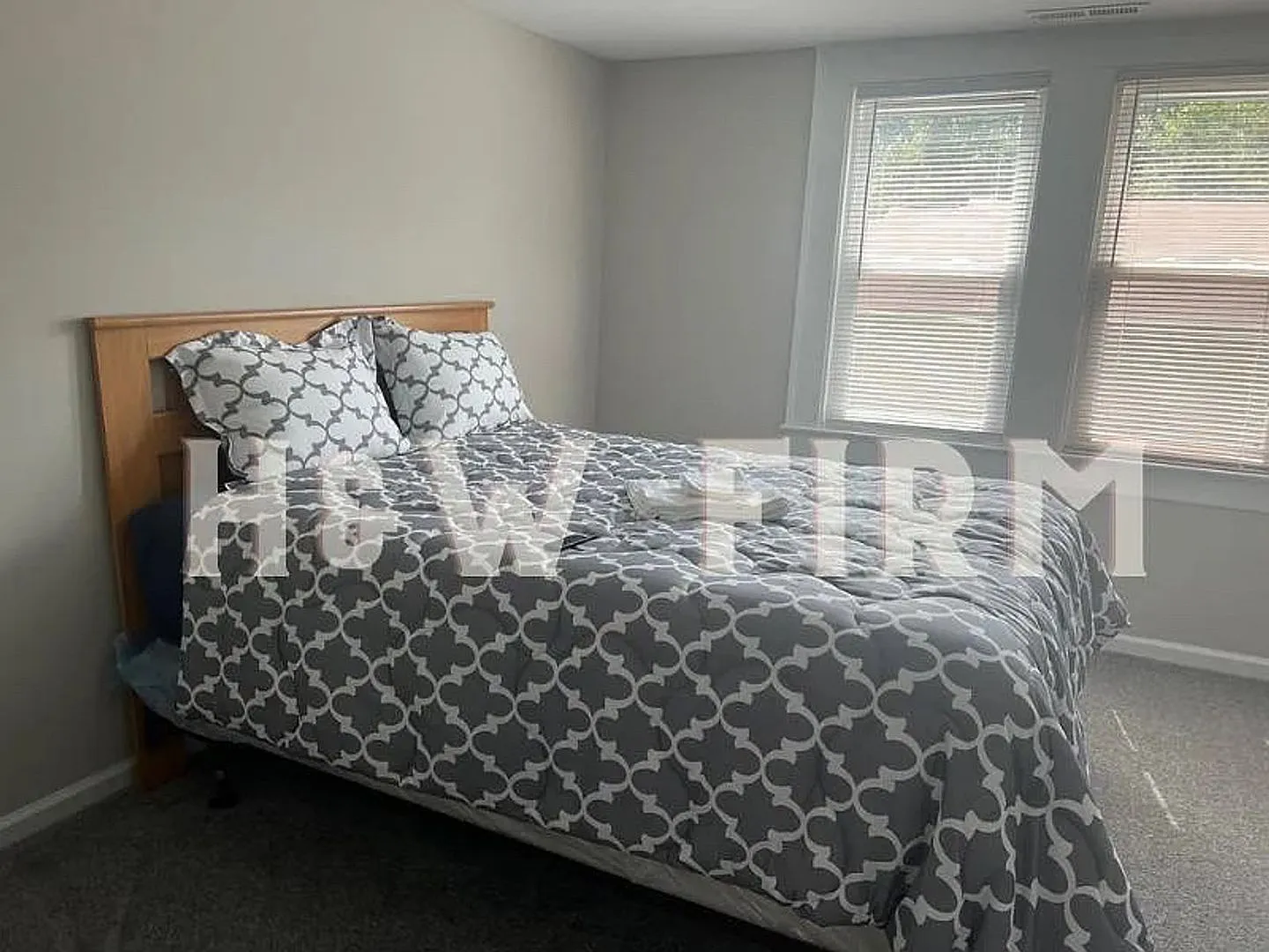 Room in 5 Bedroom Home at Formosa Ave — Photo 1
