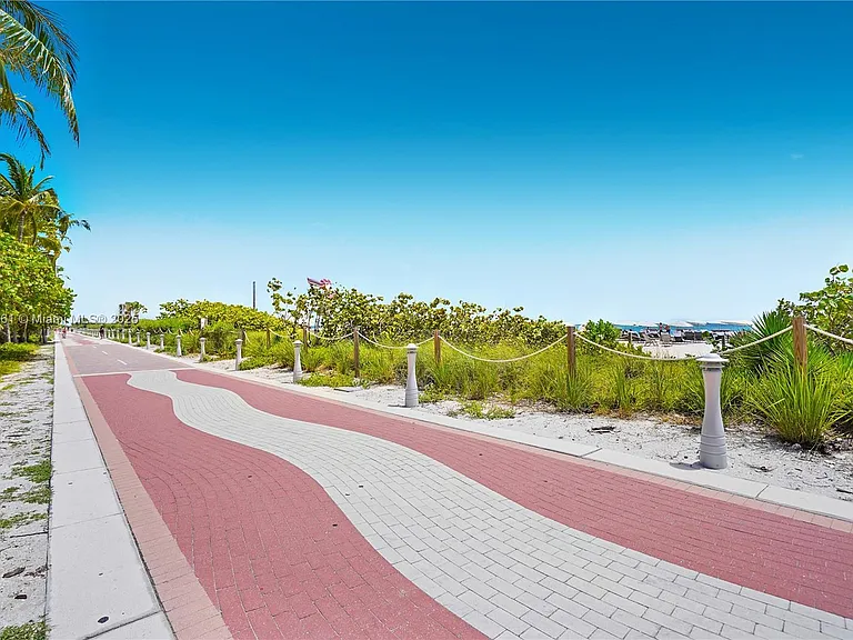 4401 Collins Ave #PH SOUTH — Photo 82