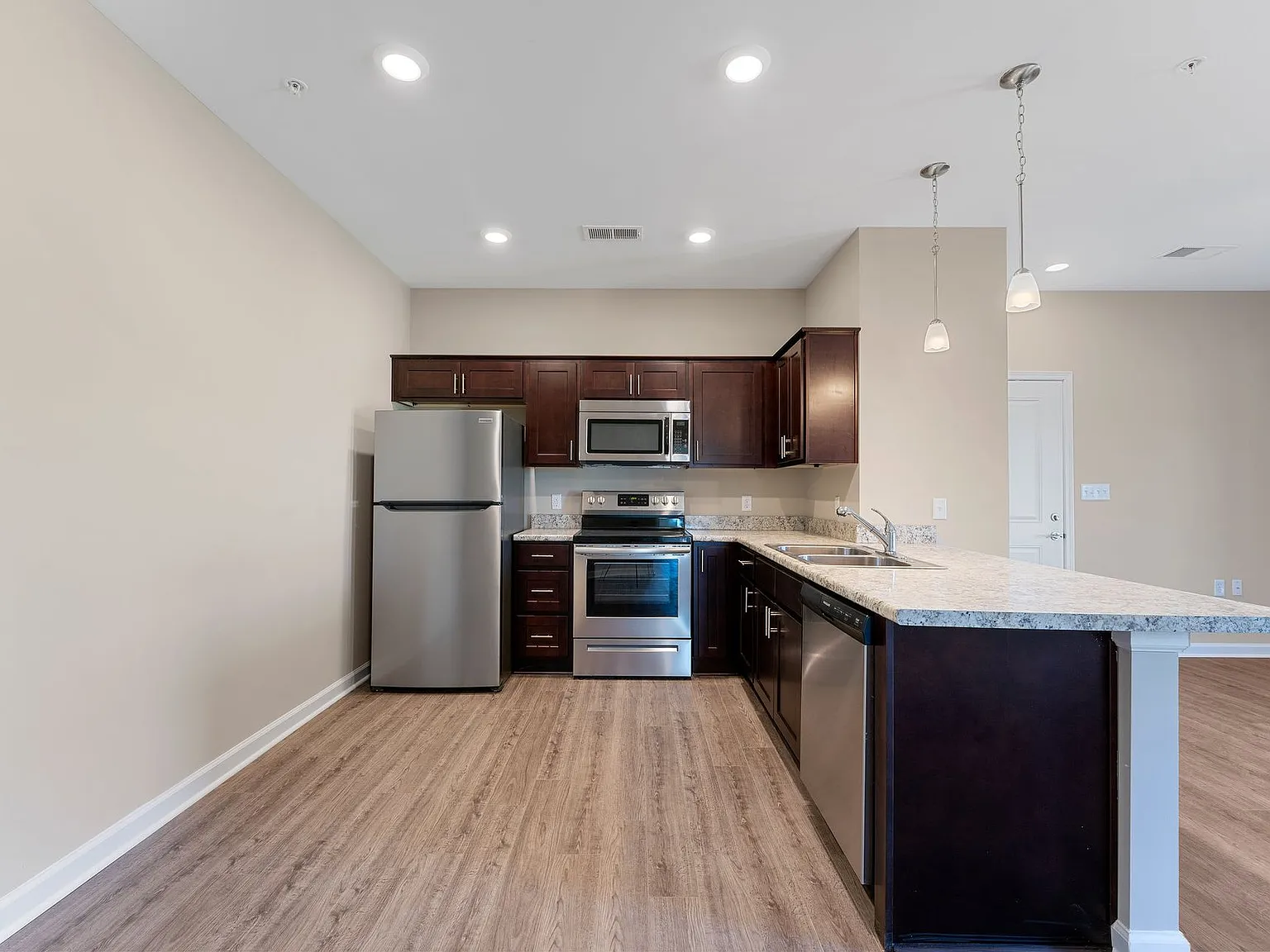 Field Haven Apartments — Photo 3