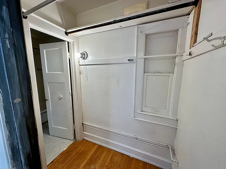 1303 Cass — Photo 25