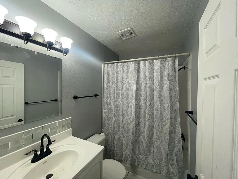9009 Pony Express Trl NE — Photo 13