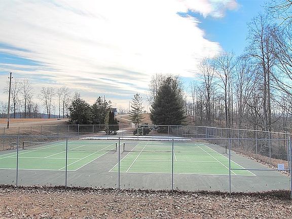 5th image of 431 Deer Hill Ln