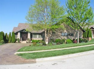 3910 E Ridgeview St, Springfield, MO 65809