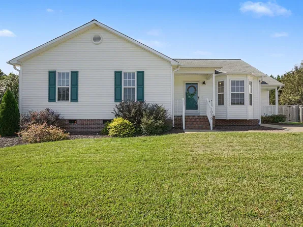1016 S Willhaven Dr, Fuquay Varina, NC 27526