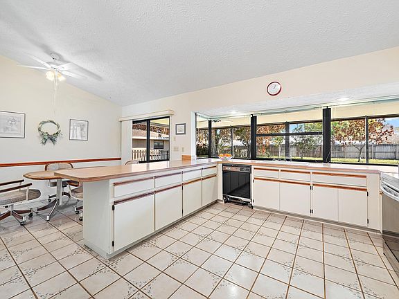 5th image of 122 N Naranja Avenue