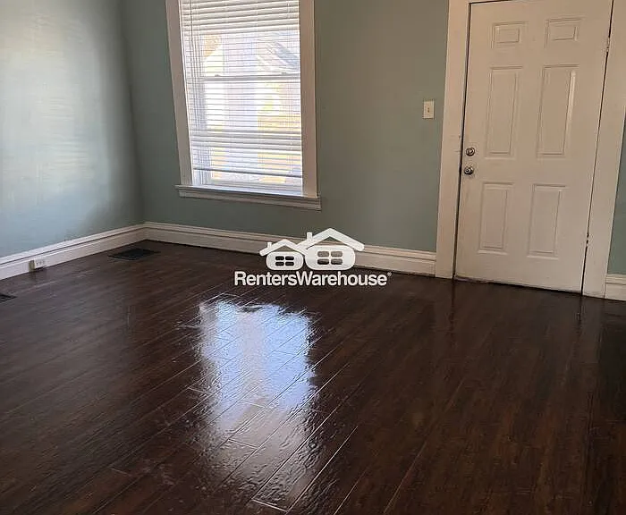 6706 Raymond Ave — Photo 2