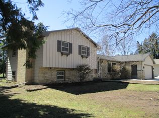 3309 Edgewood Rd, Manitowoc, WI 54220