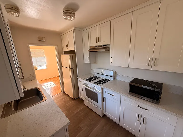 97 N Craig Ave #2 — Photo 2