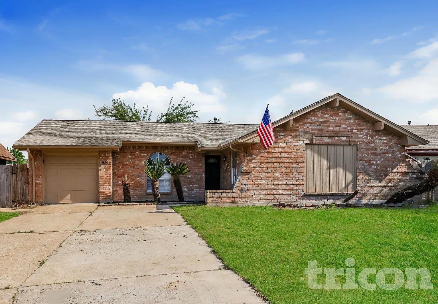 1910 Barnsley Lane Houston TX — Photo 1