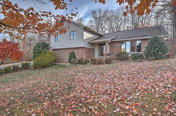 1st image of 231 Highland Hills Dr