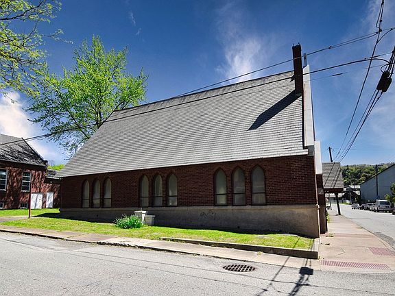 3rd image of 69 Willow St