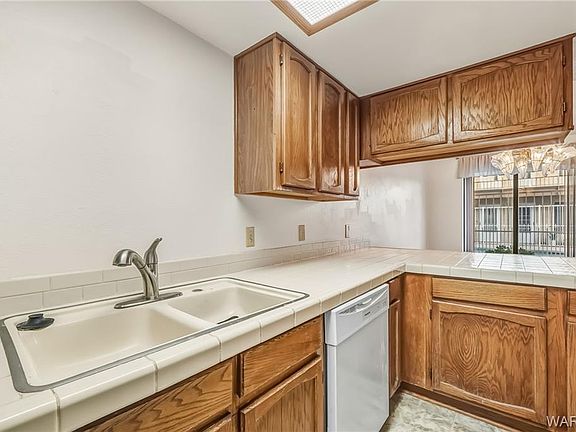 4th image of 454 Riverfront Dr #105-1-1