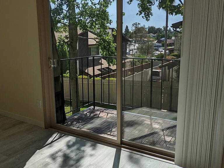 5637 Lake Park Way #6 — Photo 12
