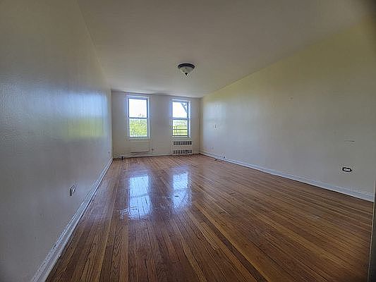 1st image of 2007 Avenue V #4