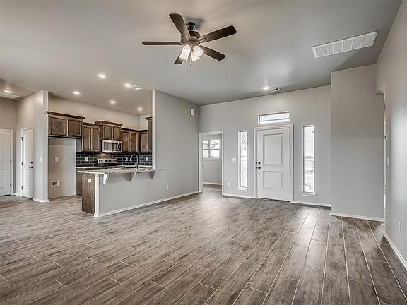 3rd image of 24949 Belmont Pass