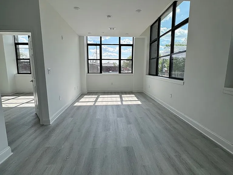 1600 West Hunting Park - Residential — Photo 18