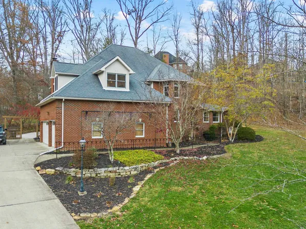 3411 Boy Scout Rd, Ashland, KY 41102