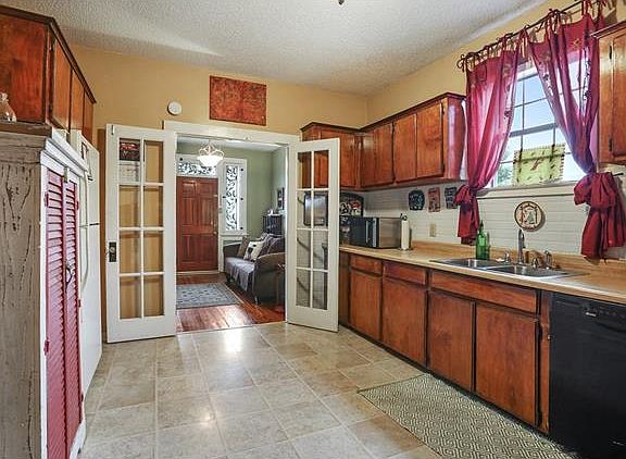 4th image of 1516 Cambronne St