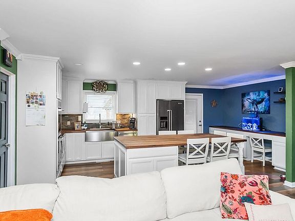 3rd image of 1026 Doug Hill Rd