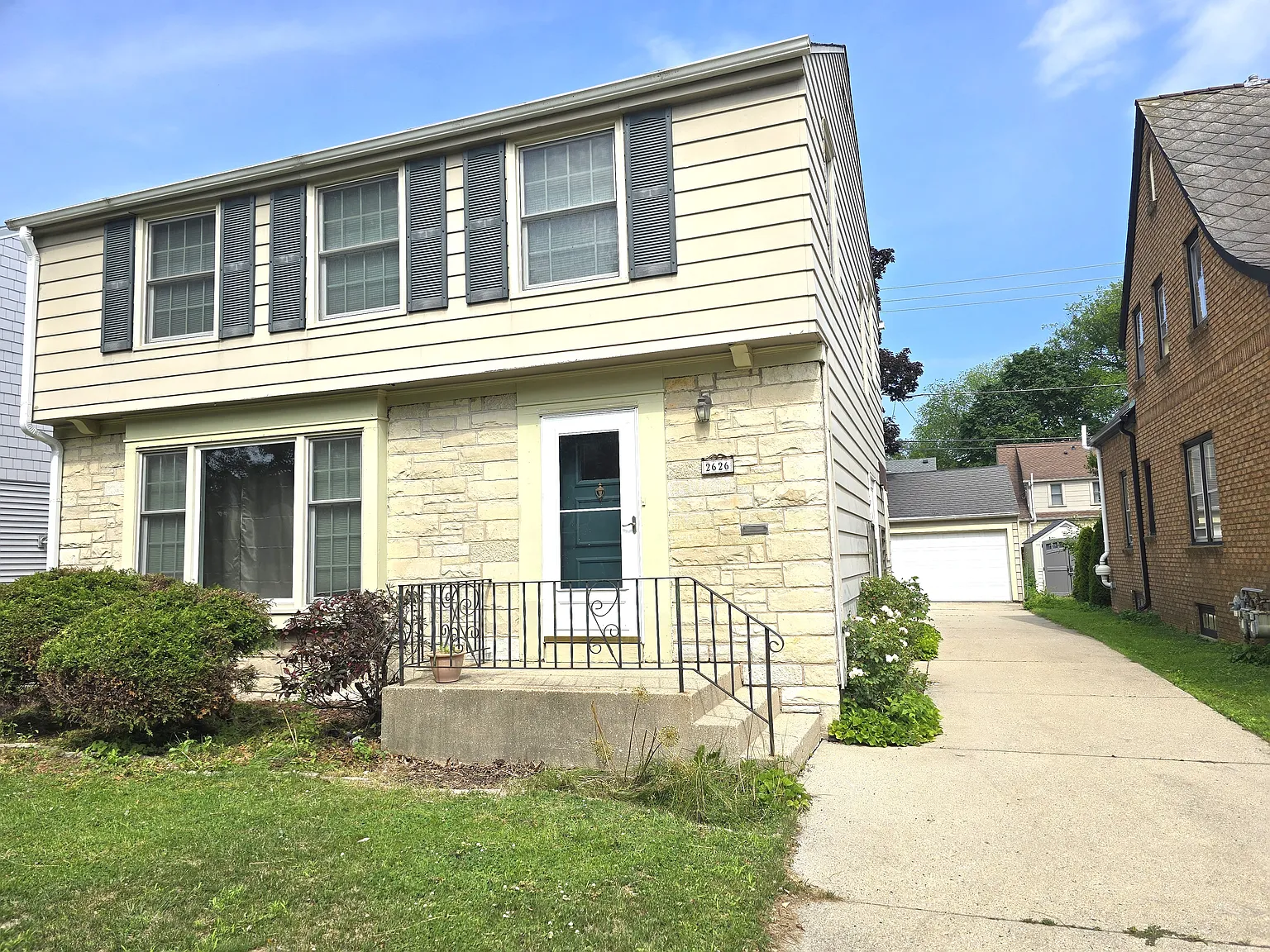3 bed, 1.5 bath, 2000 sqft, $2,495 — Photo 1