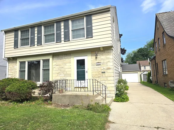 2626 N 73rd St, Wauwatosa, WI 53213