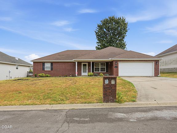 3rd image of 1317 Fox Ridge Ln