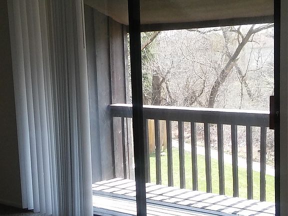 3rd image of 709 Sandra Dr #1