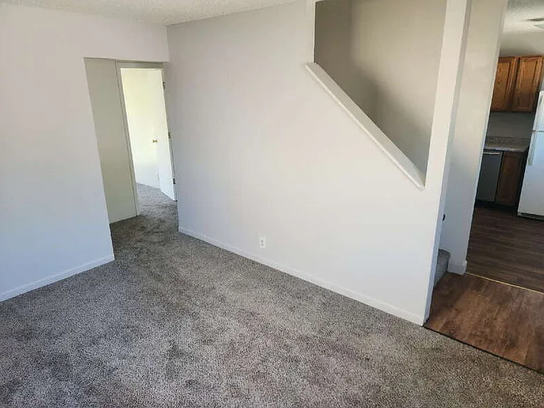 122 McKinley Ave — Photo 7