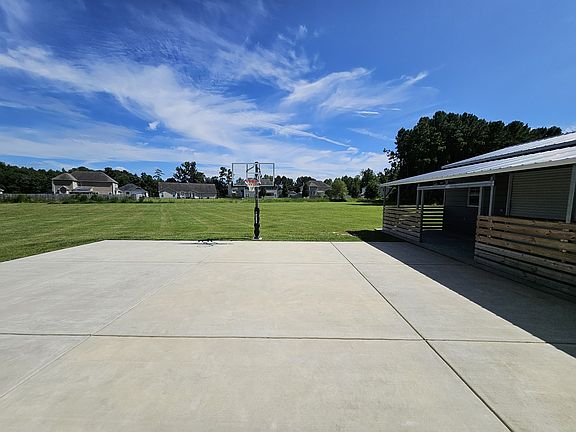 4th image of 214 Gracyns Dr