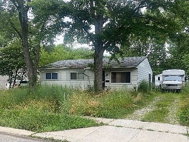 2nd image of 8454 Georgiana Ln