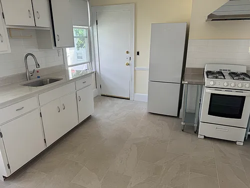 25 Chestnut St #2L Photo 1