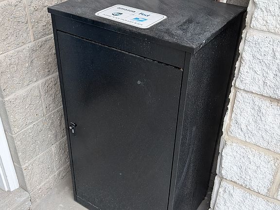 5th image of 3212 W Warren Blvd APT 2