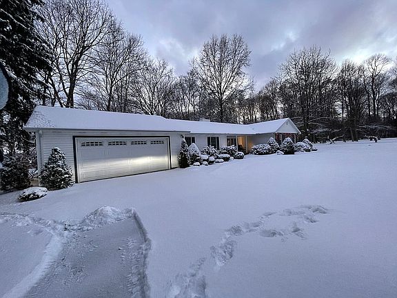 3rd image of 10661 S Edgewood Dr